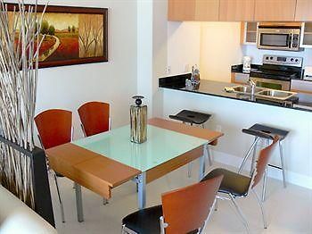 Opera Suites And Marina Doral Buitenkant foto